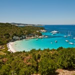 Voutoumi: The bay and beach looking north