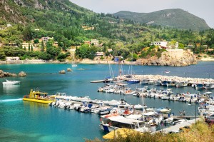 Paleokatritsa: A few yachts squeeze in the harbour amongst the fishing boats and motor vessels