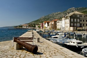 Karlobag: The harbour offers little shelter for yachts though the fishing boats do better!
