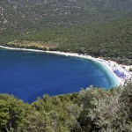 Antisamos: The beach with yachts anchored on the south side of the bay