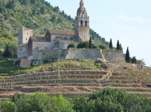 Komiza: The church of St. Nikola sits on the hill above the town