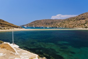 Kolona: The bays either side of the sand spit looking west