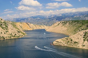 Novigrad: The channel to the town from Velebitski Canal