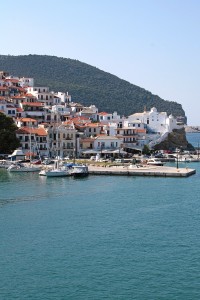 Skopelos Town: Yachts moored on the stubby quay