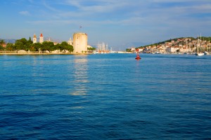Trogir: The town from the west, with the Kamerlengo Fortress and marina Trogir: The town from the west, with the Kamerlengo Fortress left and marina right