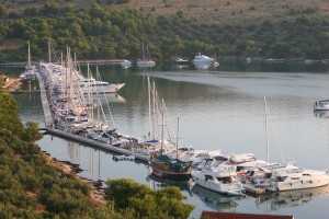 Zut: The ACI marina with yachts and motor cruisers on the single pontoon
