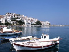 Skopelos Town: Harbour with stub jetty right and breakwater far right