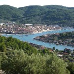 Vela Luka: The town with its quay and moorings